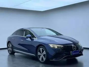 2025 Mercedes-Benz EQE с пробегом 18 000 км