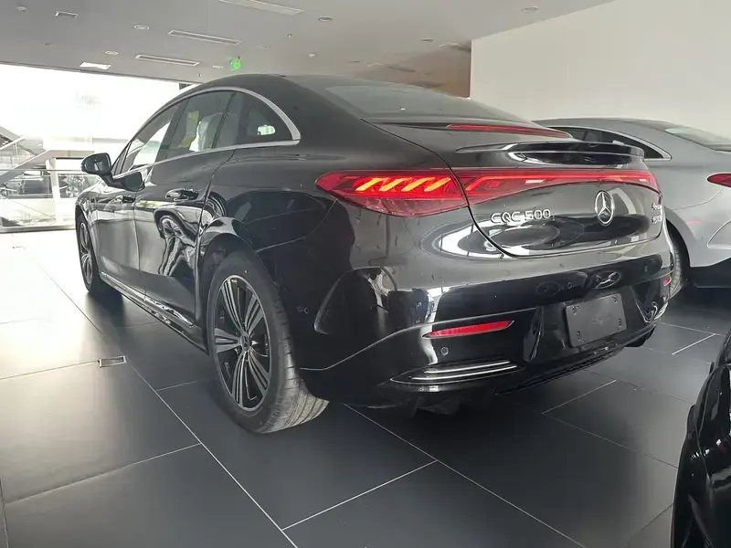2025 Mercedes-Benz EQE с пробегом 100 км