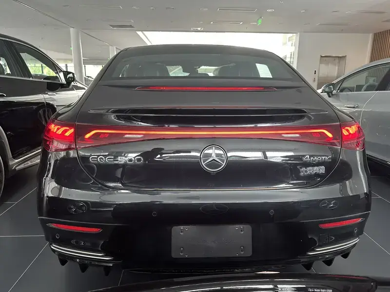 2025 Mercedes-Benz EQE с пробегом 100 км