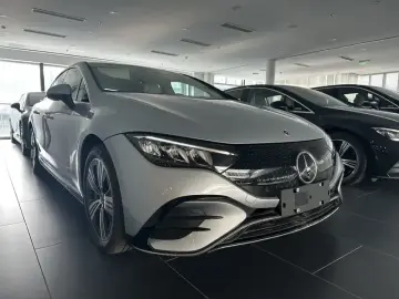 2025 Mercedes-Benz EQE с пробегом 100 км