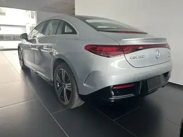 2025 Mercedes-Benz EQE с пробегом 100 км