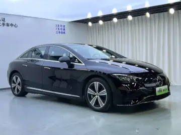 2025 Mercedes-Benz EQE с пробегом 30 000 км