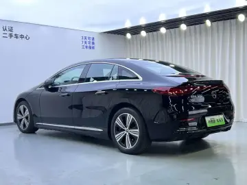 2025 Mercedes-Benz EQE с пробегом 30 000 км