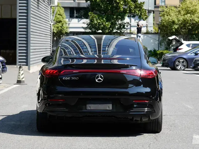 2022 Mercedes-Benz EQE с пробегом 75 000 км