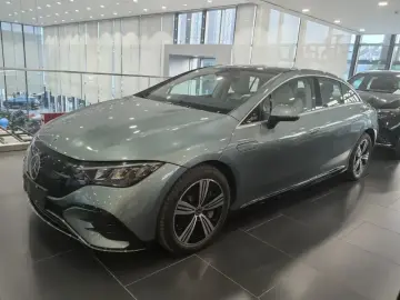 2025 Mercedes-Benz EQE с пробегом 100 км