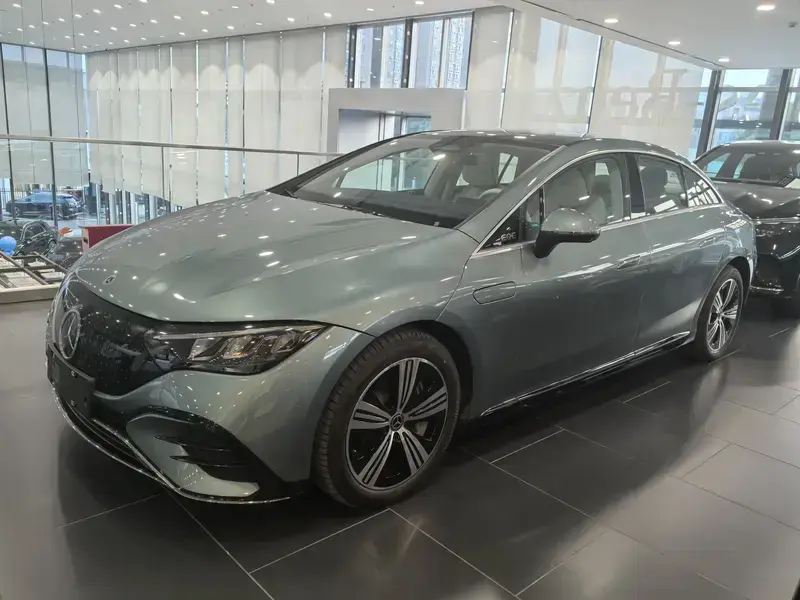 2025 Mercedes-Benz EQE с пробегом 100 км