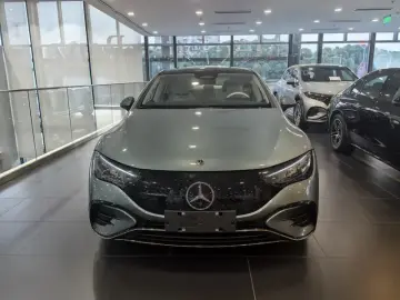 2025 Mercedes-Benz EQE с пробегом 100 км