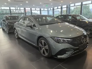 2025 Mercedes-Benz EQE с пробегом 100 км