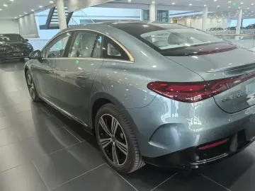 2025 Mercedes-Benz EQE с пробегом 100 км