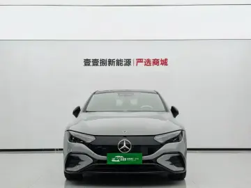 2022 Mercedes-Benz EQE с пробегом 46 000 км