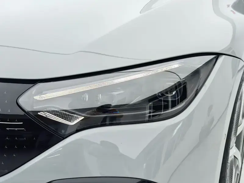 2022 Mercedes-Benz EQE с пробегом 46 000 км