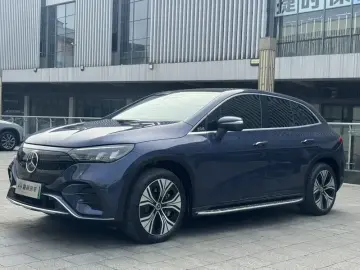 Mercedes-Benz EQE SUV