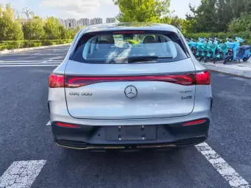 2023 Mercedes-Benz EQE SUV с пробегом 6 000 км