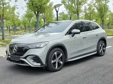 Mercedes-Benz EQE SUV