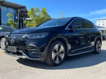 Mercedes-Benz EQE SUV