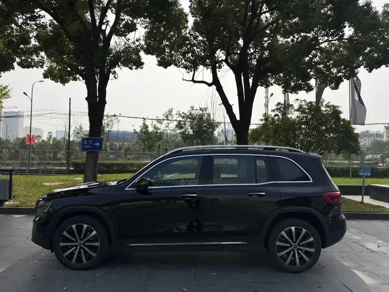 2025 Mercedes-Benz GLB с пробегом 20 500 км