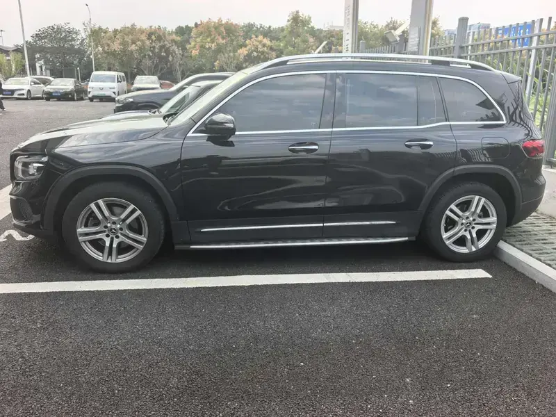 2023 Mercedes-Benz GLB с пробегом 43 000 км