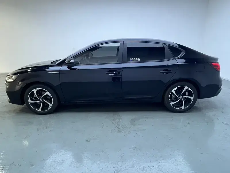 2021 MG 6 с пробегом 30 800 км