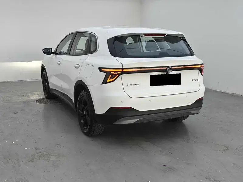 2025 MG ES5 с пробегом 9 900 км