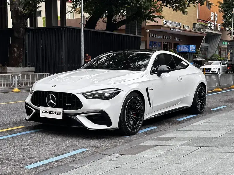 2025 Mercedes-Benz CLE AMG с пробегом 8 000 км