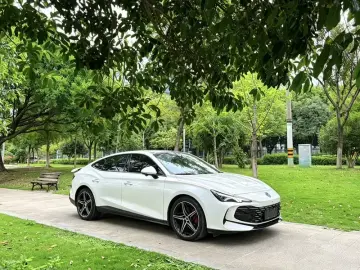 2023 MG 7 с пробегом 9 000 км