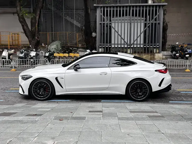 2025 Mercedes-Benz CLE AMG с пробегом 8 000 км