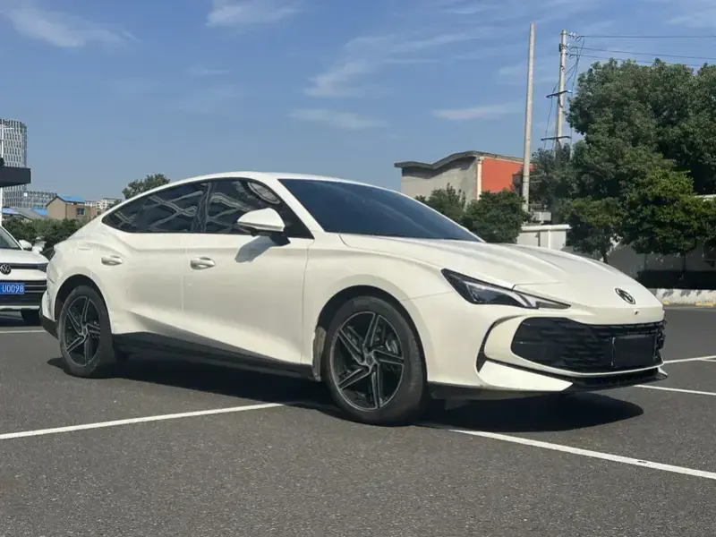 2025 MG 7 с пробегом 8 400 км