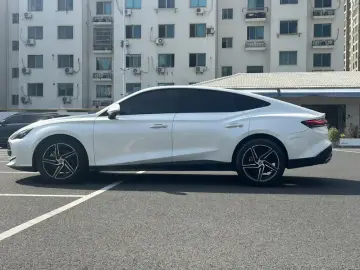 2025 MG 7 с пробегом 8 400 км
