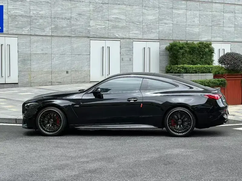2025 Mercedes-Benz CLE AMG с пробегом 15 000 км