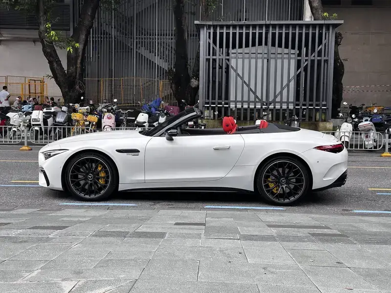 2024 Mercedes-Benz SL-Класс AMG с пробегом 10 000 км