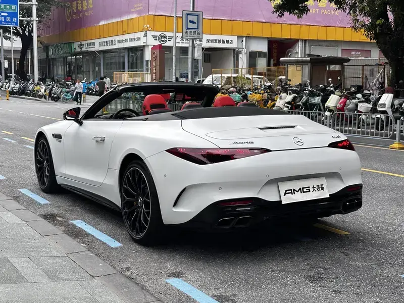 2024 Mercedes-Benz SL-Класс AMG с пробегом 10 000 км