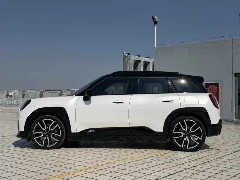 2024 Mini Aceman с пробегом 40 000 км