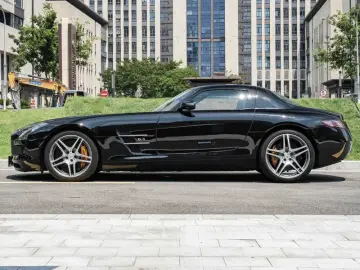 2011 Mercedes-Benz SLS AMG с пробегом 25 000 км