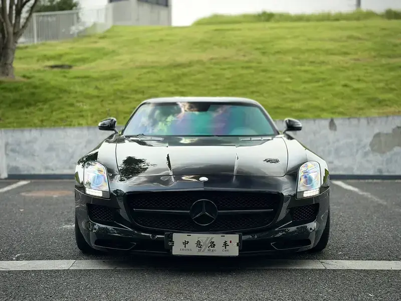 2011 Mercedes-Benz SLS AMG с пробегом 14 000 км
