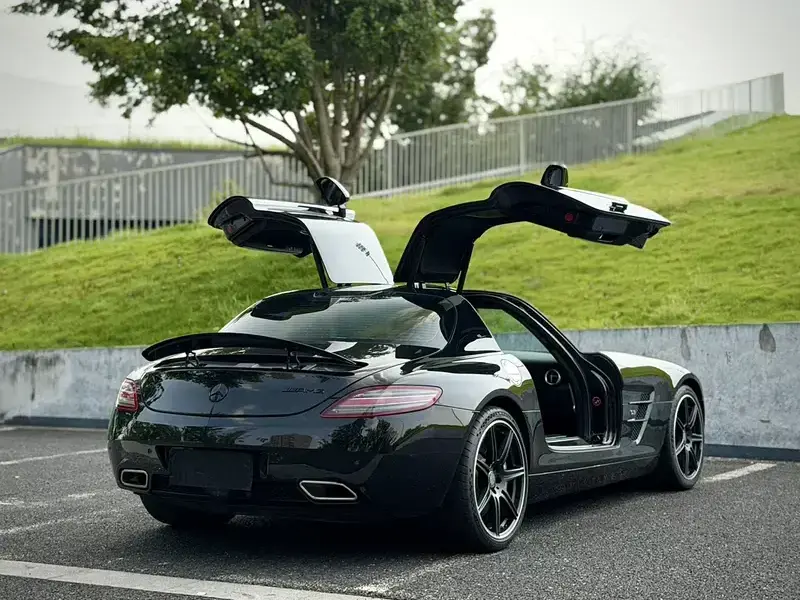 2011 Mercedes-Benz SLS AMG с пробегом 14 000 км
