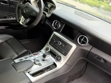 2011 Mercedes-Benz SLS AMG с пробегом 14 000 км