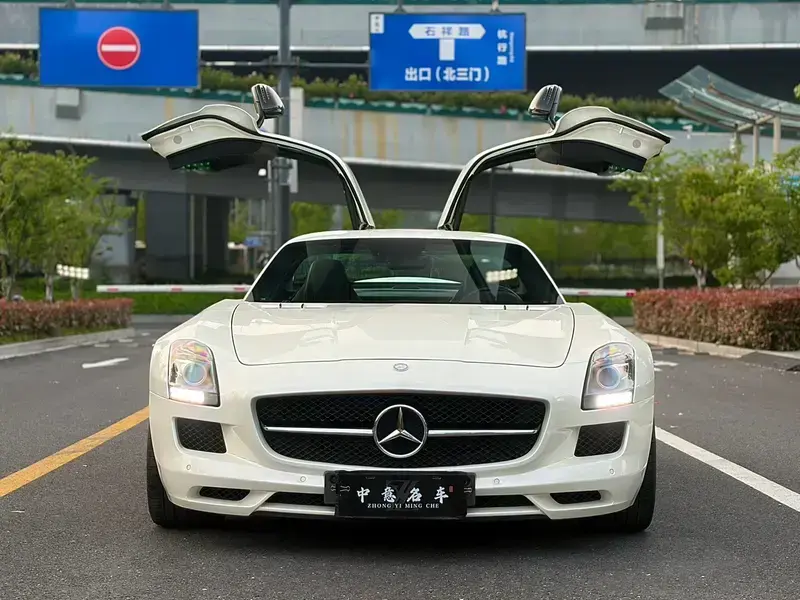 2011 Mercedes-Benz SLS AMG с пробегом 18 000 км