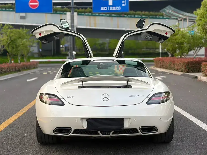 2011 Mercedes-Benz SLS AMG с пробегом 18 000 км