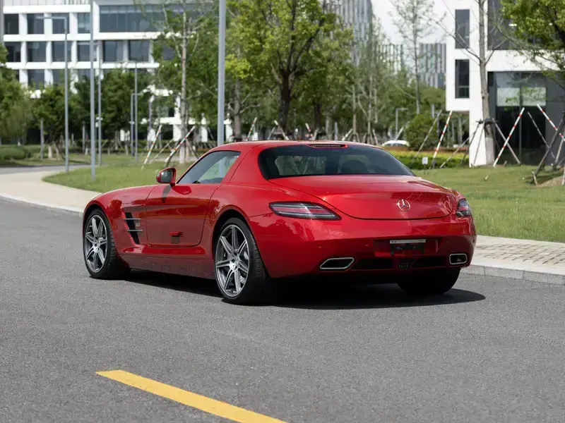 2011 Mercedes-Benz SLS AMG с пробегом 7 000 км