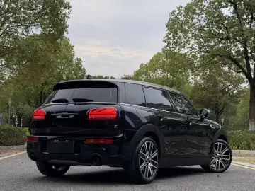 2023 Mini Clubman с пробегом 8 000 км