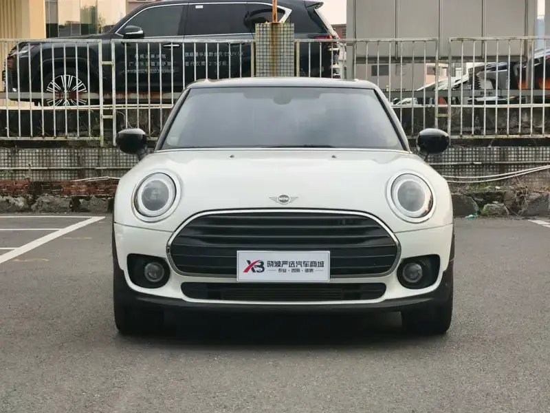 2023 Mini Clubman с пробегом 19 200 км