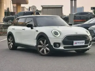 2023 Mini Clubman с пробегом 19 200 км