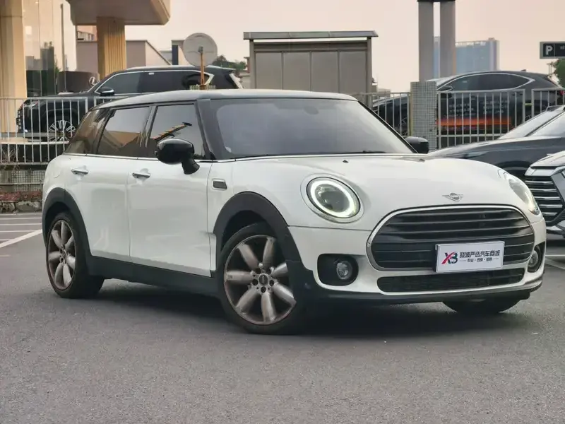 2023 Mini Clubman с пробегом 19 200 км