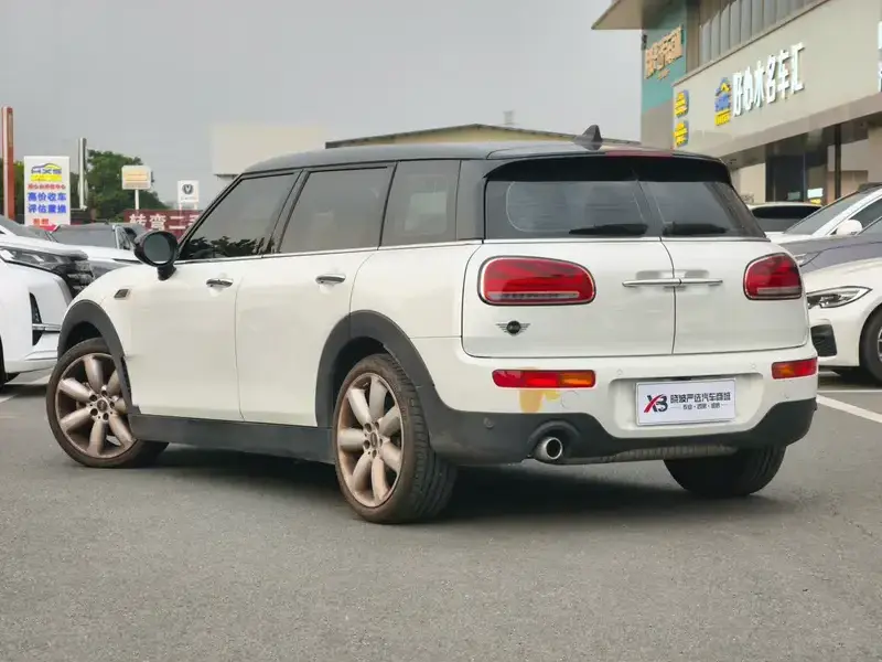 2023 Mini Clubman с пробегом 19 200 км