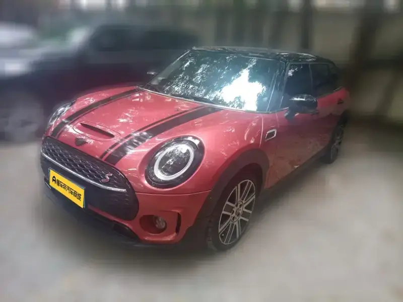 2022 Mini Clubman с пробегом 40 400 км