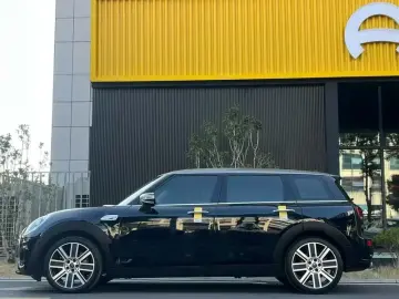 2021 Mini Clubman с пробегом 32 000 км