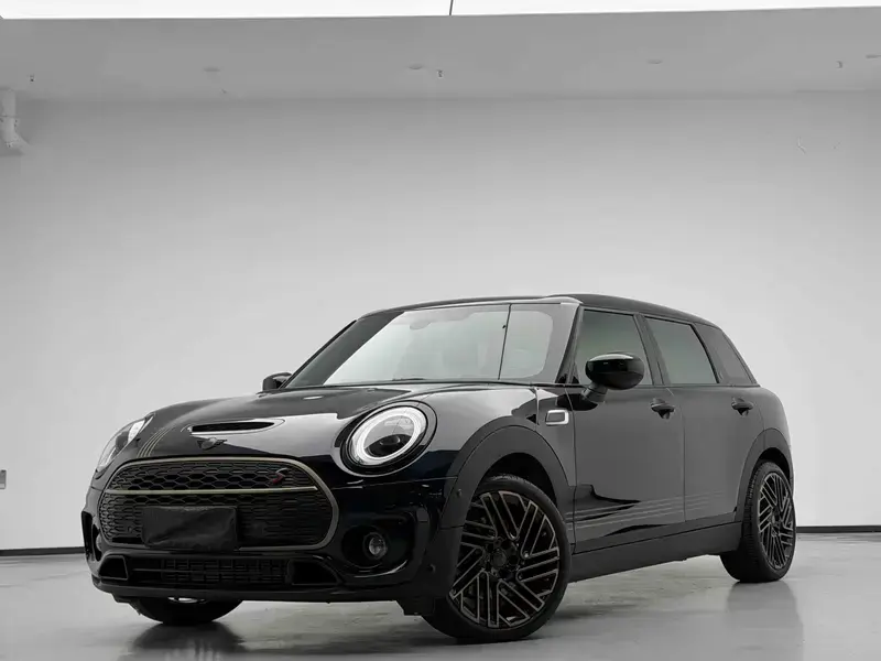 2023 Mini Clubman с пробегом 19 000 км