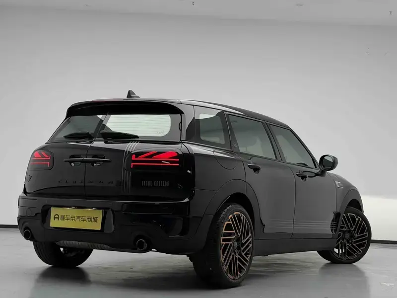 2023 Mini Clubman с пробегом 19 000 км