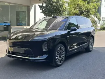 Nio ES8