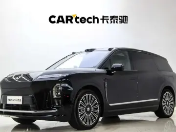 Nio ES8
